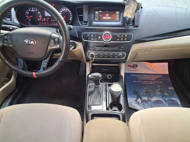 Car image 14