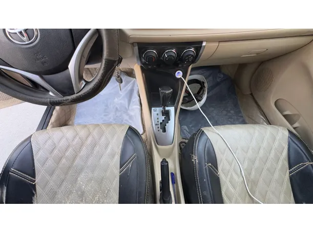 Car image 14
