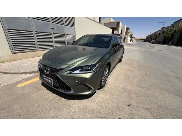 2023 لكزس ES300h في الرياض
