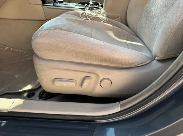 Car image 24