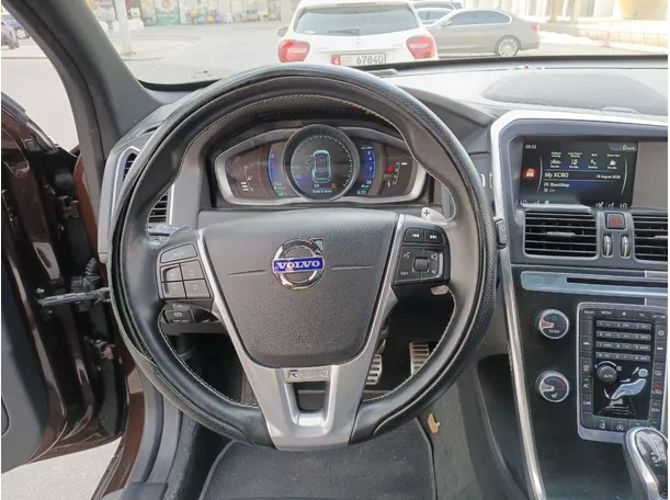 Car image 17