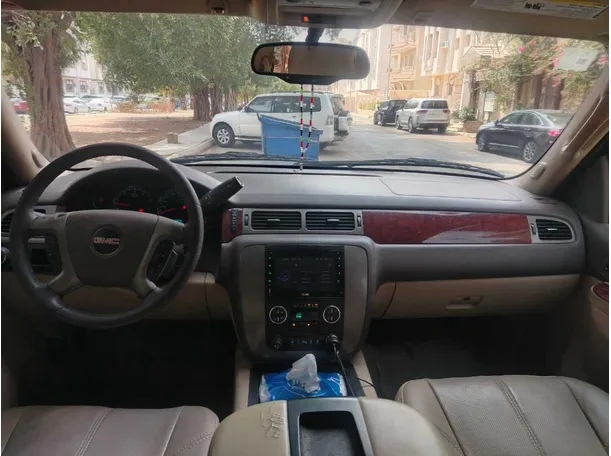 Car image 23