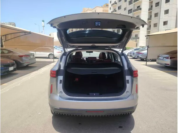 Car image 28