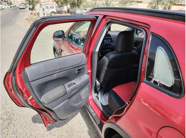 Car image 17