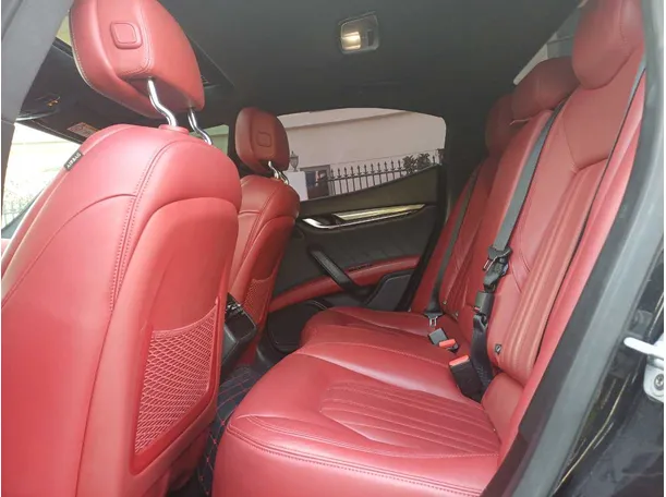 Car image 13