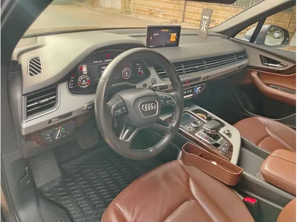Car image 26