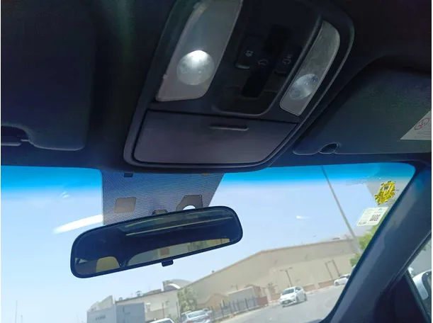 Car image 27