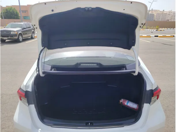 Car image 21
