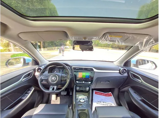 Car image 17