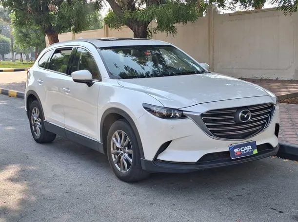 Car image 4
