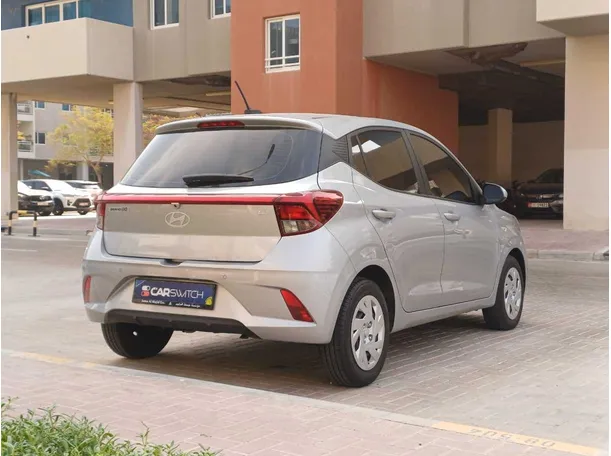 Car image 5