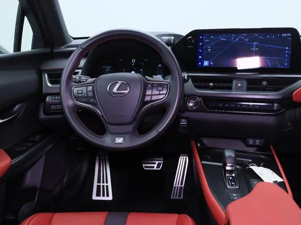 Car image 15