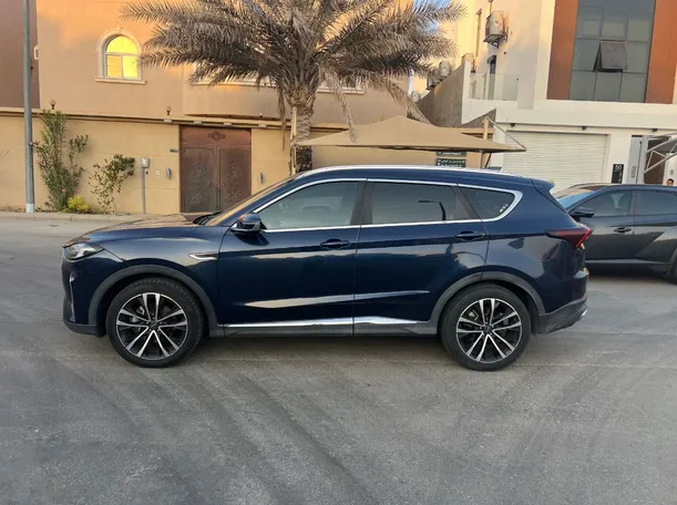 Car image 8
