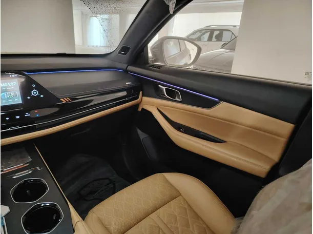 Car image 23