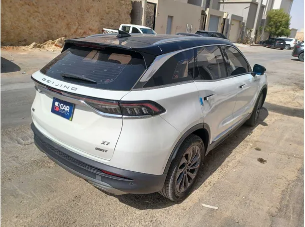 Car image 5