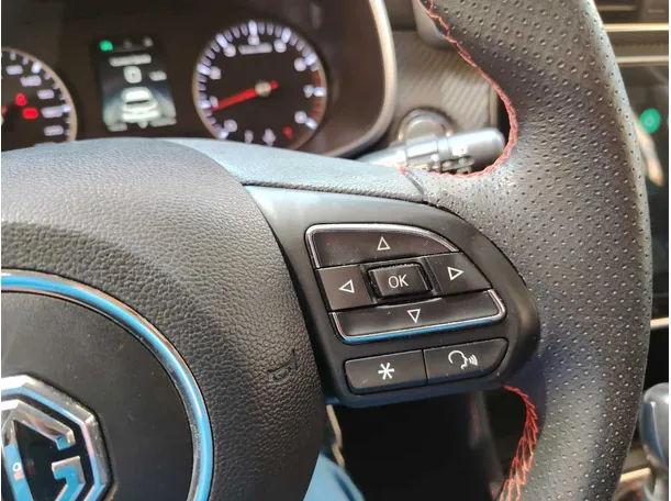 Car image 40