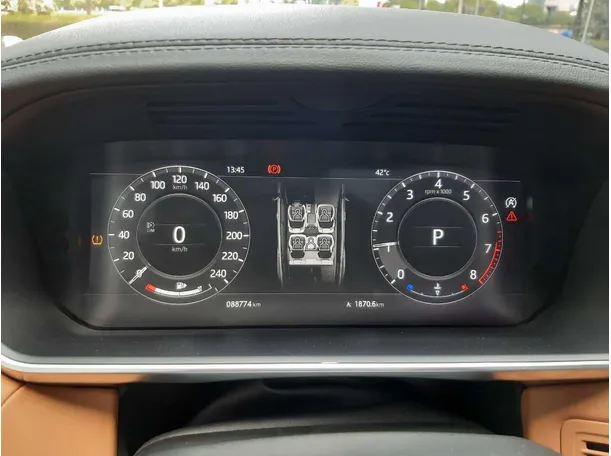 Car image 18