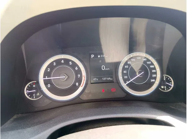 Car image 24