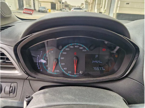 Car image 17