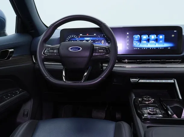 Car image 15