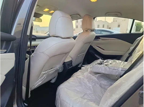 Car image 23