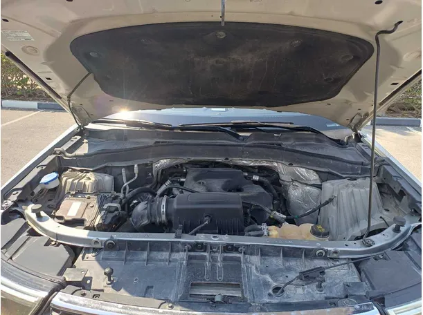 Car image 25