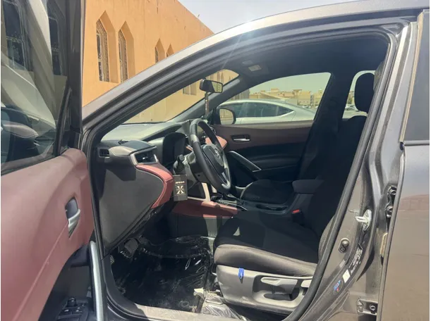 Car image 11