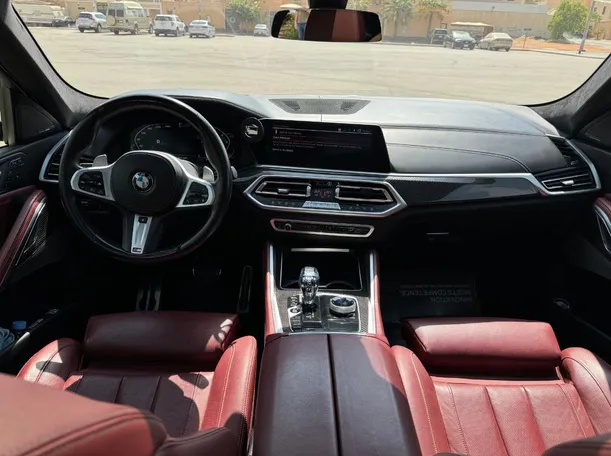 Car image 16