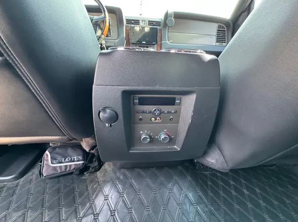 Car image 24