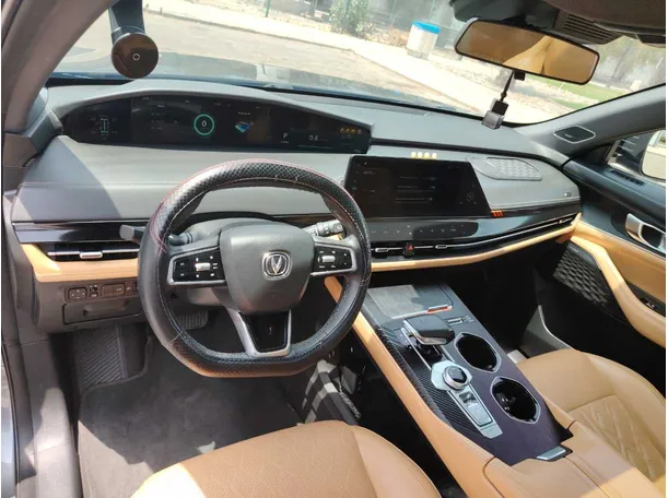 Car image 11