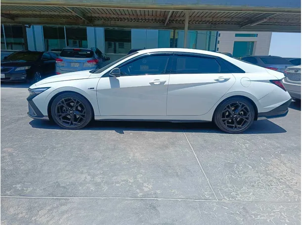 Car image 8