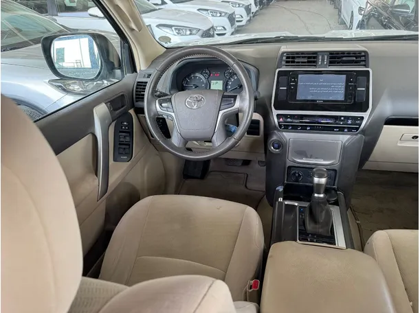 Car image 16