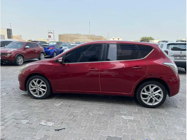 Car image 4