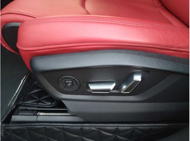 Car image 36
