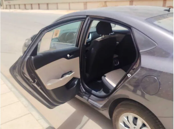 Car image 15