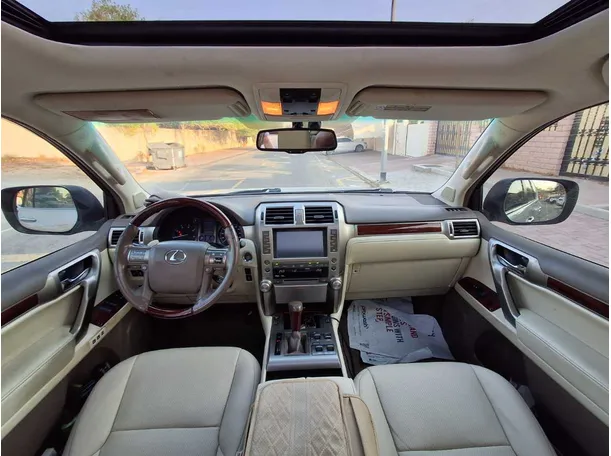 Car image 18