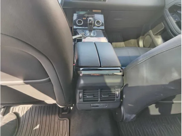 Car image 35