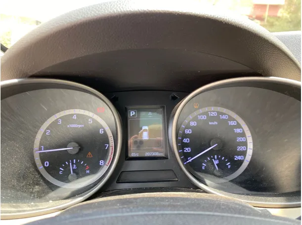 Car image 19