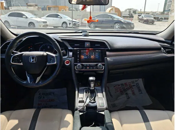 Car image 14