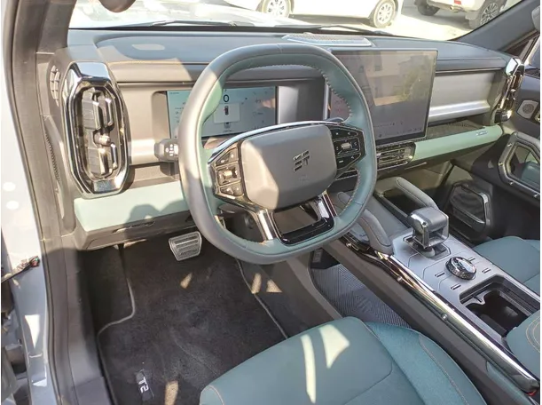 Car image 11