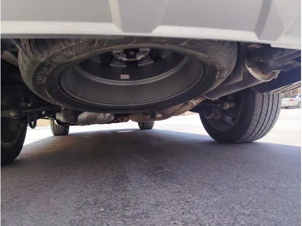 Car image 30