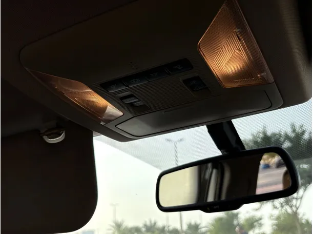 Car image 29