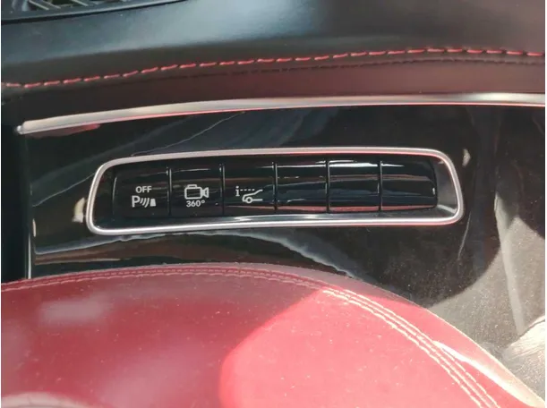 Car image 28