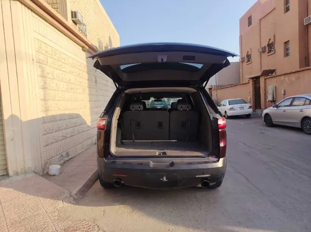 Car image 25
