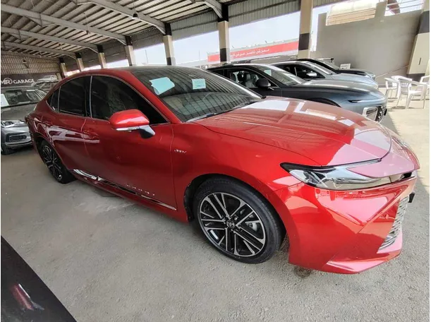 Car image 4