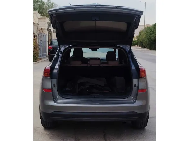 Car image 21