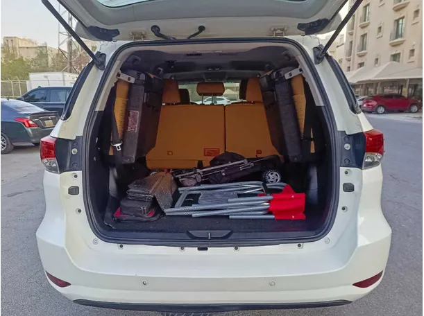 Car image 23