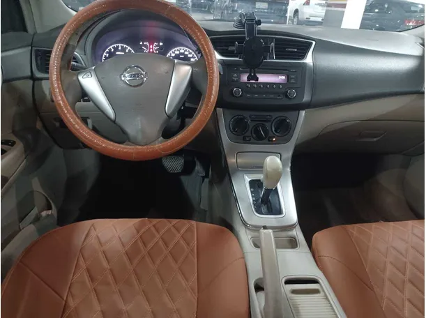 Car image 16