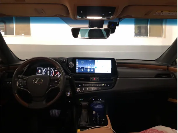 Car image 15