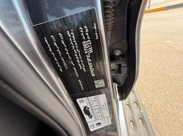 Car image 8